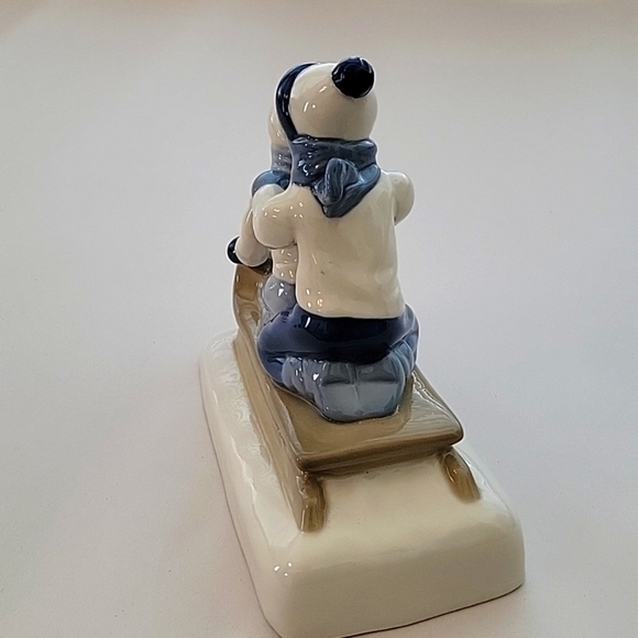 Vintage 1992 Children Sled Riding Porcelain Figurine Made in Mexico - Picture 4 of 7
